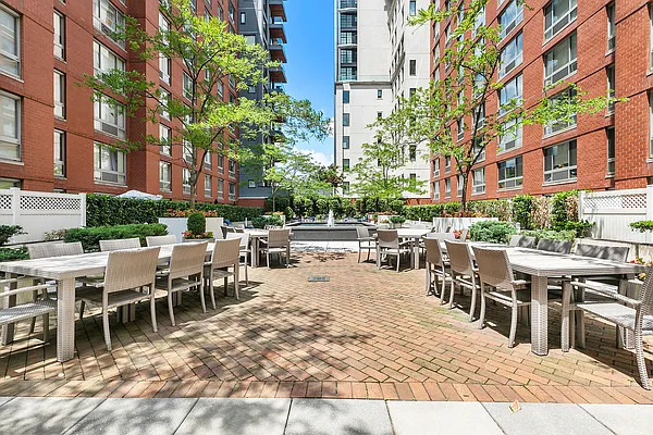 Rented by Triplemint | media 13