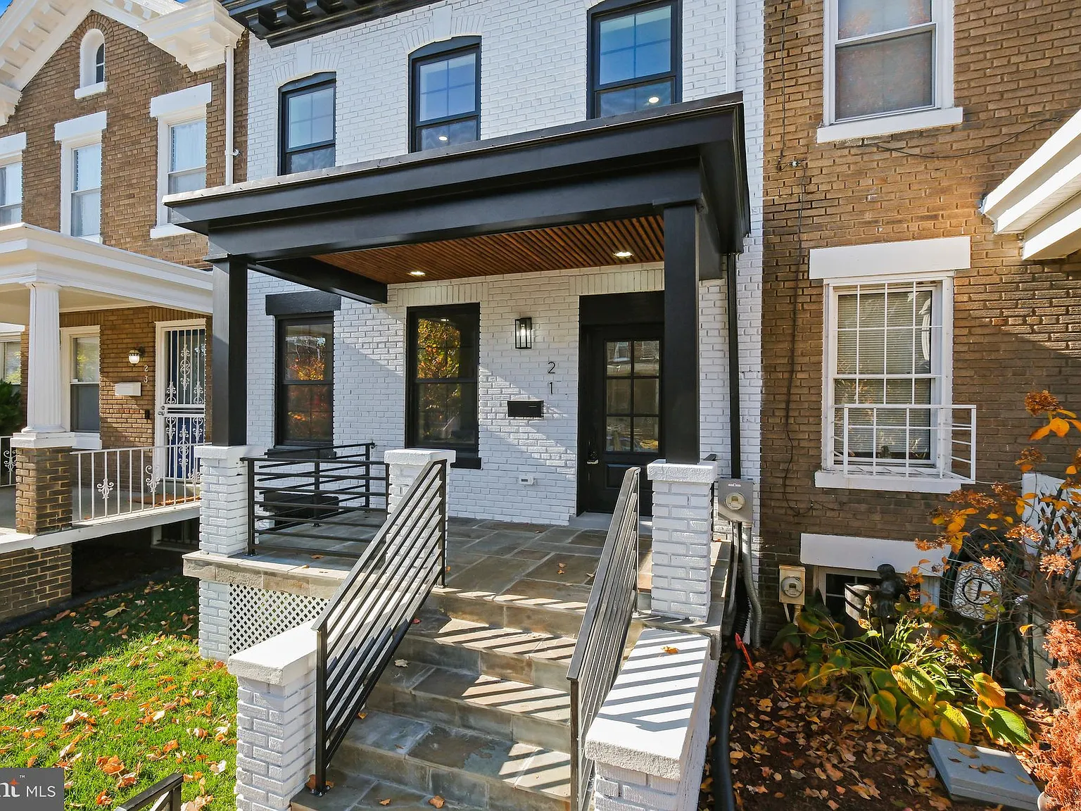 4 bed, 4.5 bath, 3380 sqft, $8,500 — Photo 1