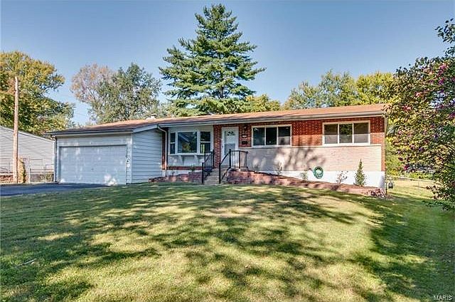 1st image of 38 Airshire Pl