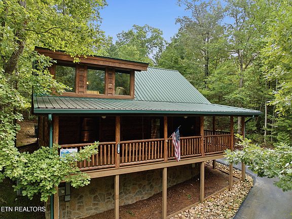 3rd image of 2738 Murray Ridge Rd
