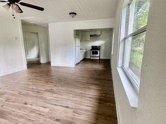 5th image of 812 W 14th St