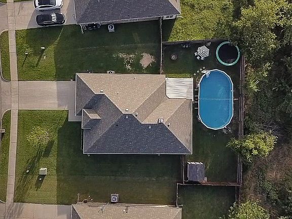 2nd image of 1118 Colony Dr