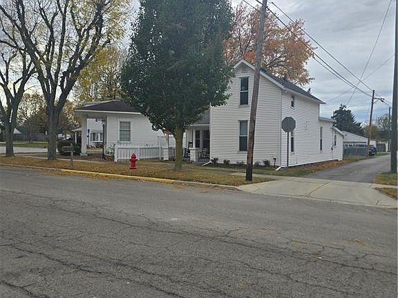 3rd image of 108 N Main St
