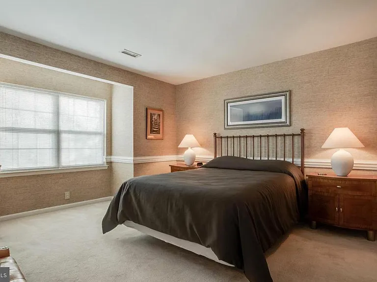 9810 Bolton Village Ct — Photo 18
