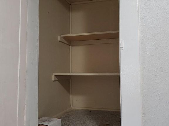 5th image of 429 W Knox Ave #429