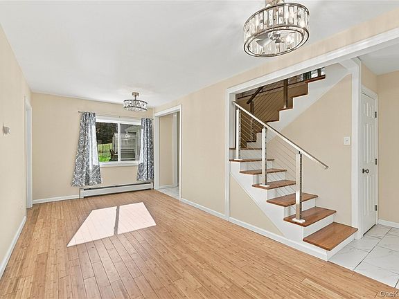 3rd image of 108 W Ridge Road