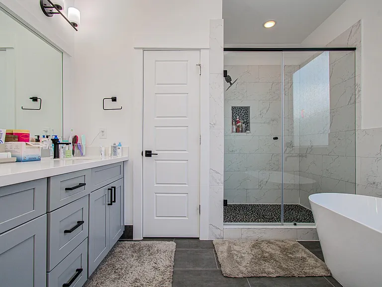 8325 Springwood Creek Ln — Photo 31
