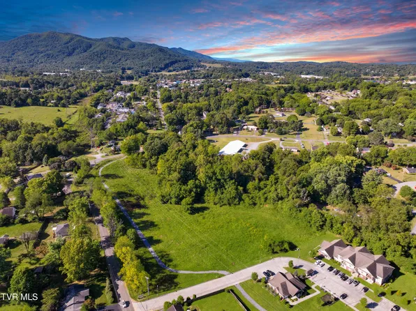 907 Cedar Grove Rd, Johnson City, TN 37601