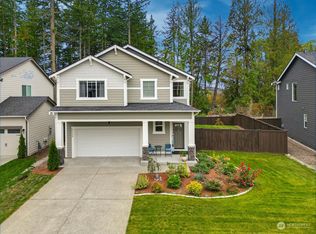 17540 Crossing Dr E, Puyallup, WA 98374
