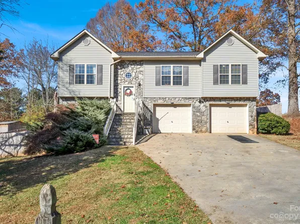 2618 Henderson St, Hudson, NC 28638