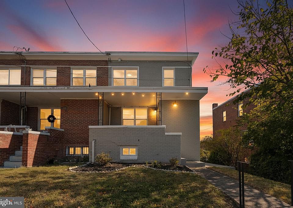 1st image of 4717 7TH STREET NE