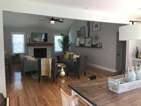 3rd image of 5019 Parkside Dr