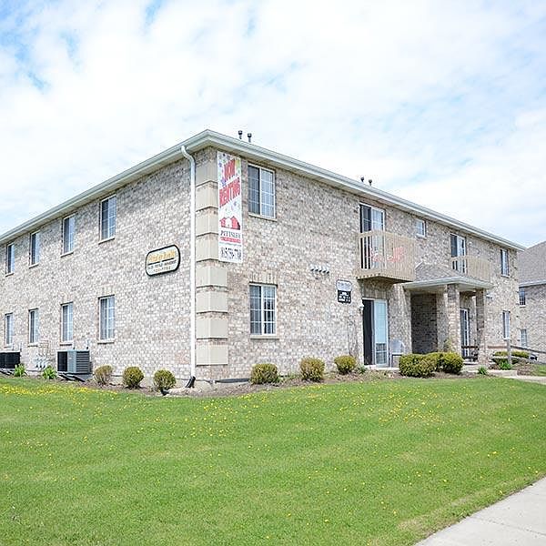 1005 Regent Drive 3 Bedroom Apartment For Rent