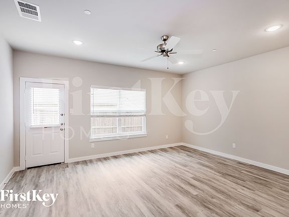 4th image of 323 Niki Dr