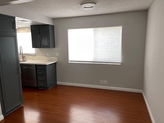 5th image of 12207 Chandler Blvd