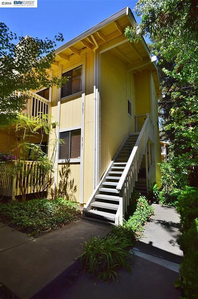 8783 Mountain Blvd #7 photo 1