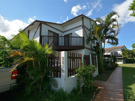 2nd image of 2348 Lena Ln