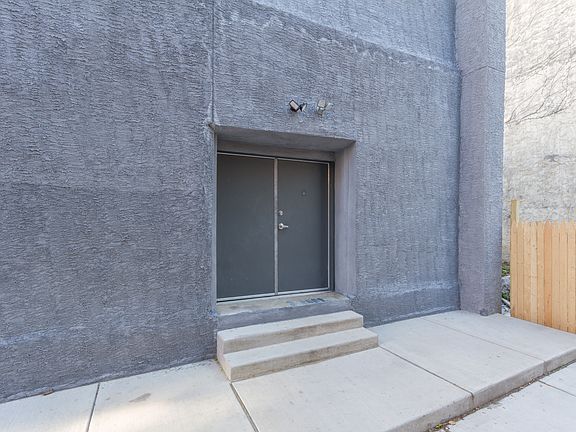 4th image of 1558 E Montgomery Ave #1B