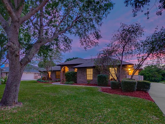 3rd image of 3718 Secluded Oak Ct