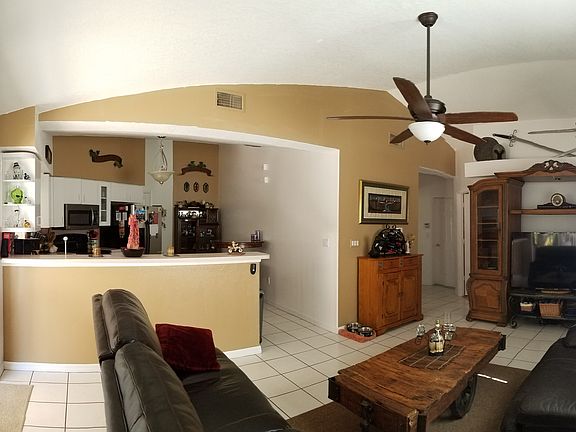 3rd image of 1307 Tallahassee Dr