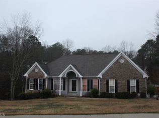 698 Swans Landing Dr, Dacula, GA 30019