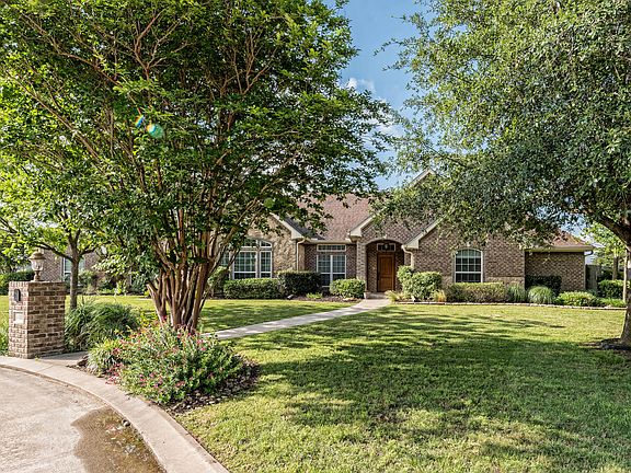 2nd image of 101 Pinnacle Ct