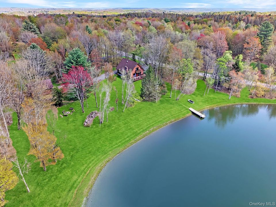 1st image of 33 Mahogany Lane