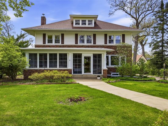 545 Knollwood Dr SE, Cedar Rapids, IA 52403