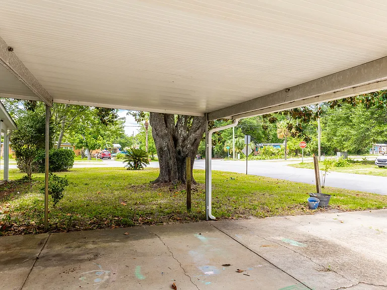 308 Hollywood Blvd SE — Photo 42