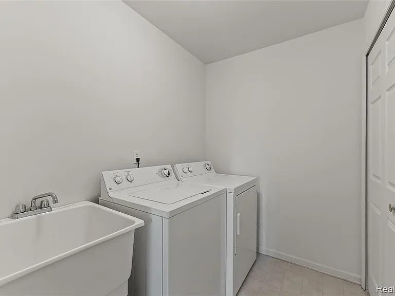 1861 Flagstone Cir — Photo 13