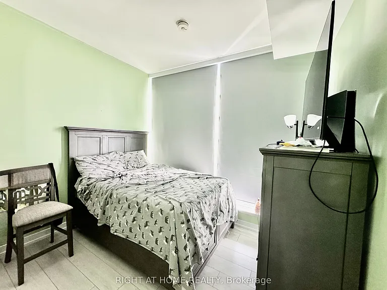 898 Portage Pkwy #1903 — Photo 20