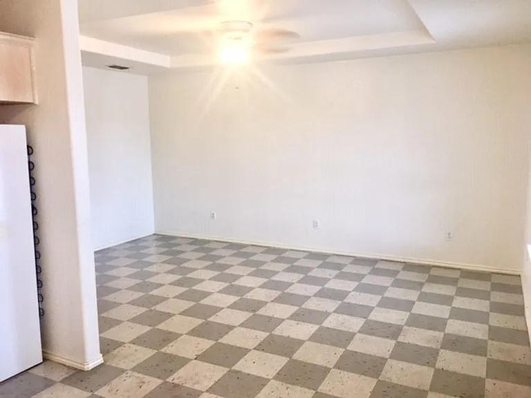 403 N. Broadway Street — Photo 16
