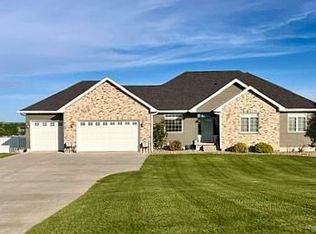 1051 Hillcrest Dr, Broken Bow, NE 68822