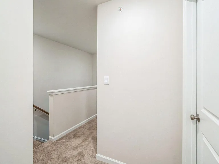 178 Bell Ct — Photo 31