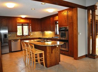 497 Schletty Dr, Little Canada, MN 55117