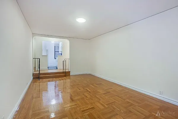 Rented by Anchor Associates | media 18