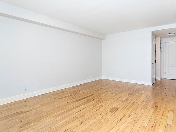2nd image of 135 W 96th St APT 4c