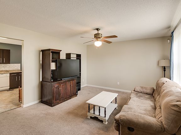 3rd image of 1515 Falcon Dr SE