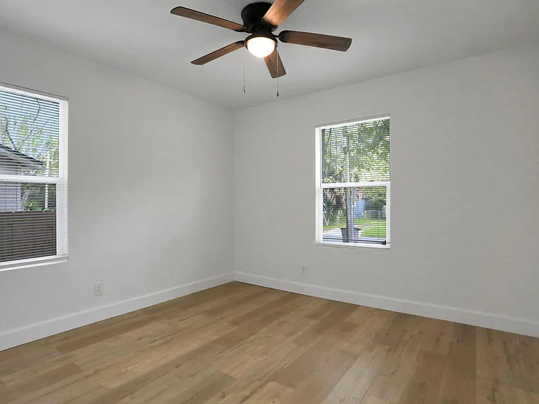 4058 Gilmore St — Photo 8