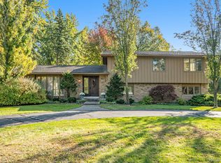 2849 W Wattles Rd, Troy, MI 48098