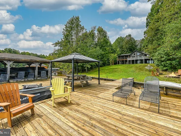 568 Plum Tree Rd, Bumpass, VA 23024