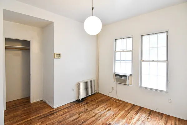 Rented by The Agency | media 10