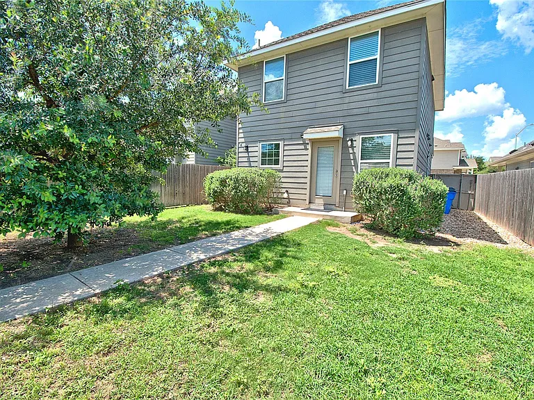 4711 Giordano Dr — Photo 19