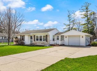 3803 Anne St, McHenry, IL 60050