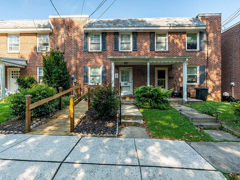 409 Fairview Ave — Photo 2