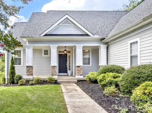 634 Vista Falls Rd, Mills River, NC 28759