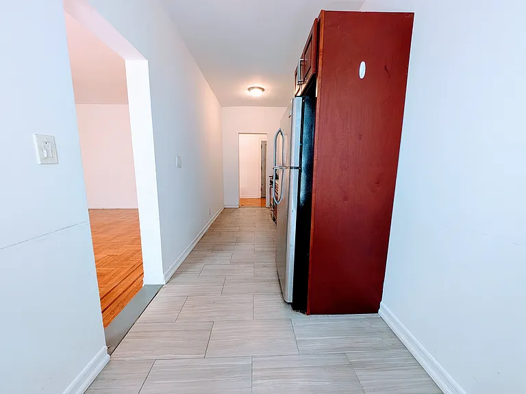 68 E 19th St #1L — Photo 3