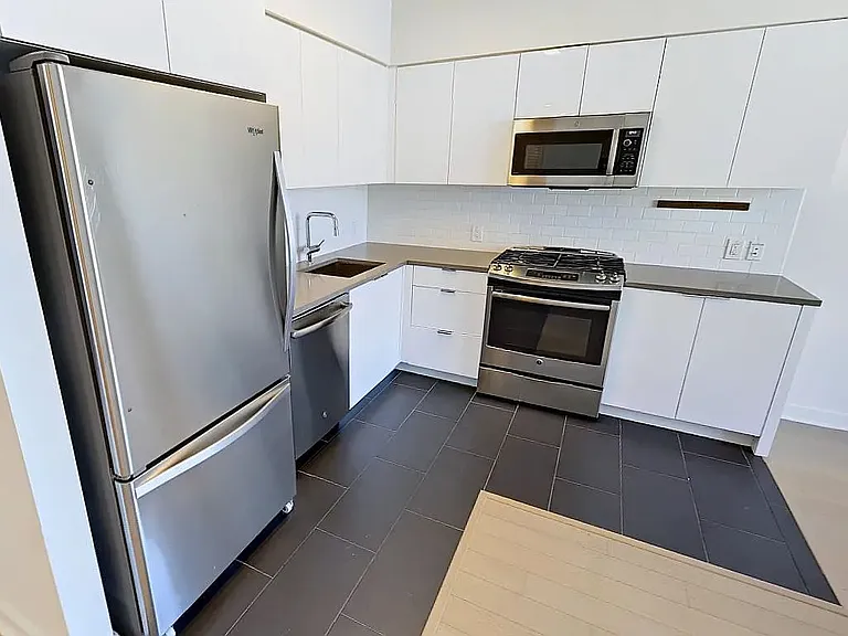 45 Hoyt St #25F — Photo 2
