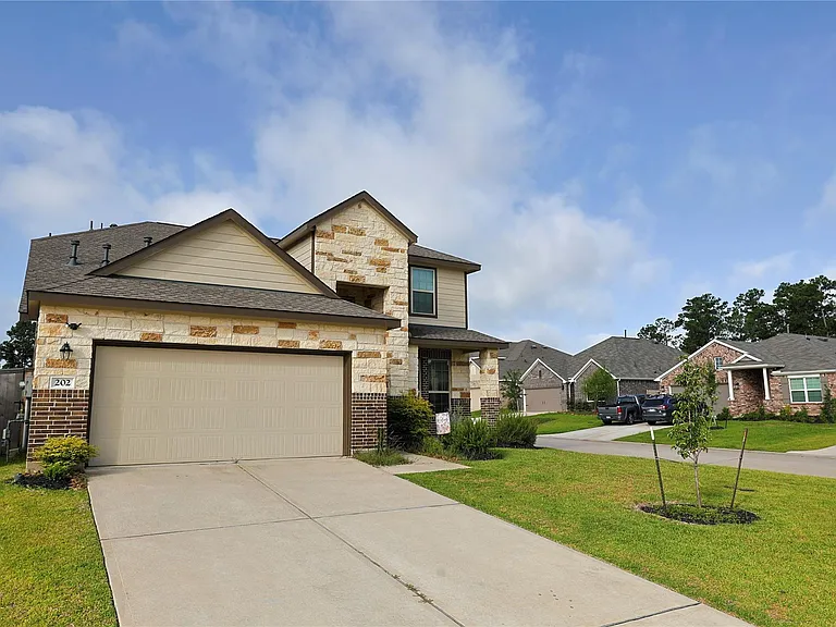 202 Augustine Way — Photo 2