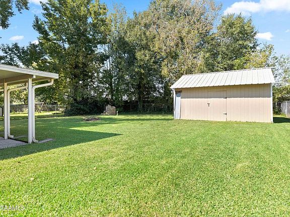 3rd image of 306 Vivian Dr
